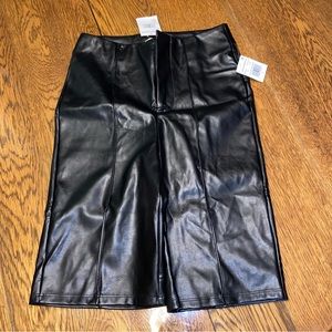 NWT GOOD AMERICAN BETTER THAN LEATHER FAUX BIKE SHORT Size: 2/M